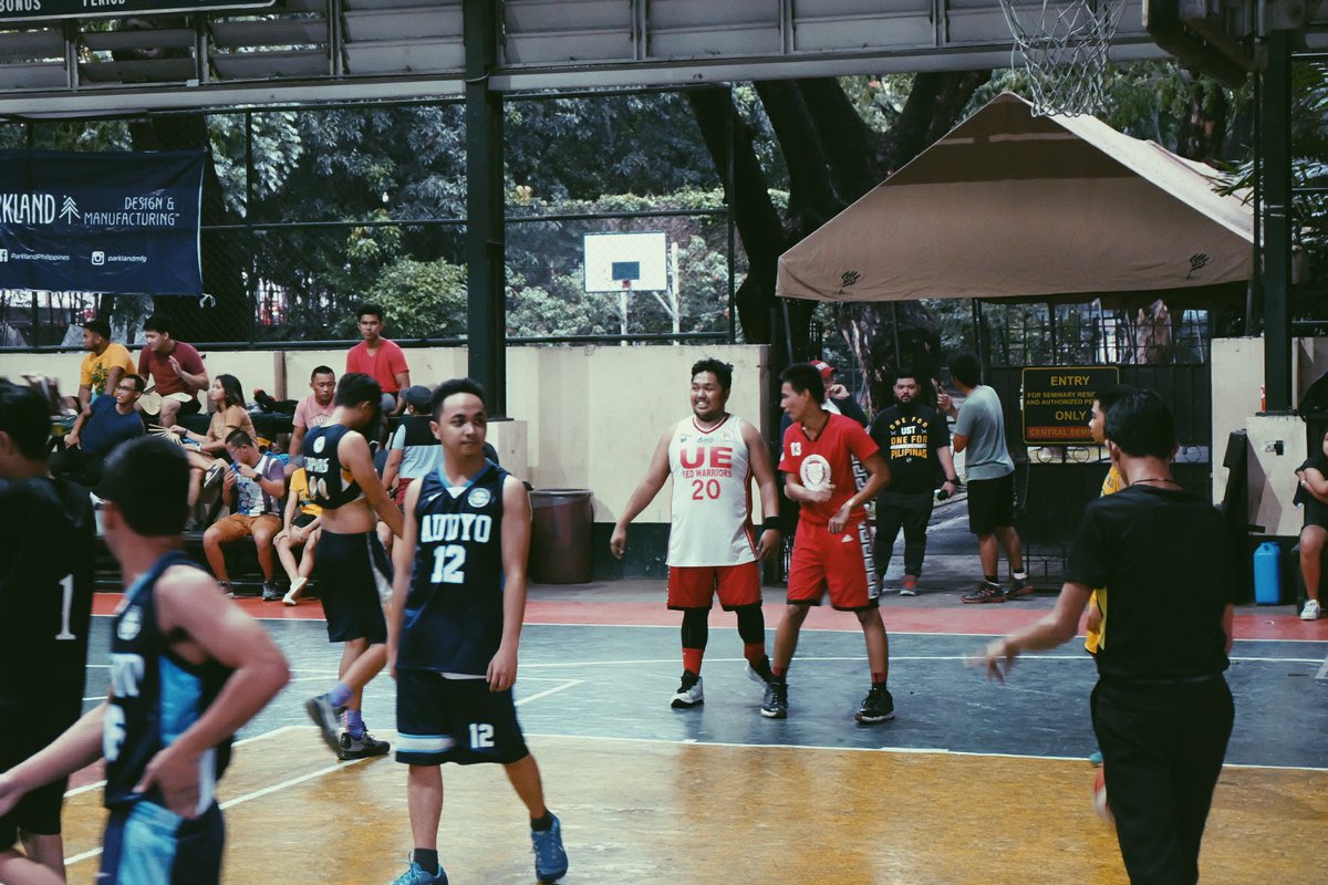 WeAreUERD's tweet photo. Battle against two Red Drummers

#OneForUAAP #UAAPInterPep2017 https://t.co/Q8h1hW63p0