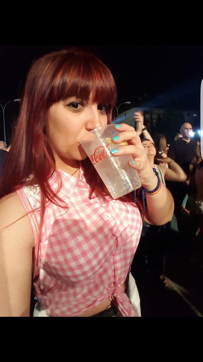 margafer4's tweet photo. #MemoryConcert buenisimo concierto 😍 https://t.co/FlwW6fXk5s
