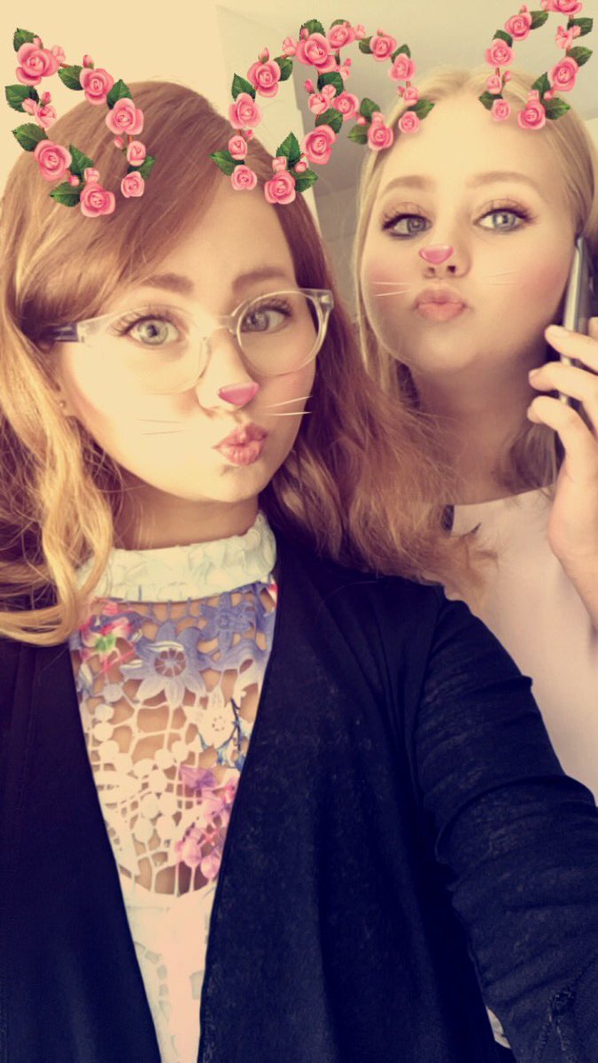 heyjennn's tweet photo. sisko ja sen sisko https://t.co/jjpmUonMGr