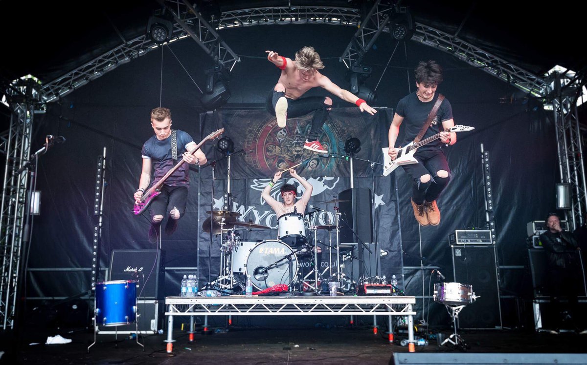 Last night was absolutely amazing. Witney, we ❤️ you!
-Photo by Vic Powles Photography