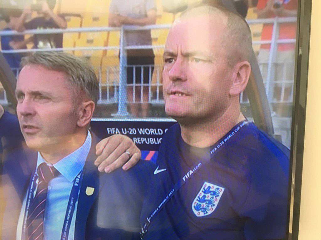 tucks_gkcoach's tweet photo. Is @KitmanPat main man behind the success of @England u20.??
Good luck Pat! #longdriveback https://t.co/WfU6t1LKoA