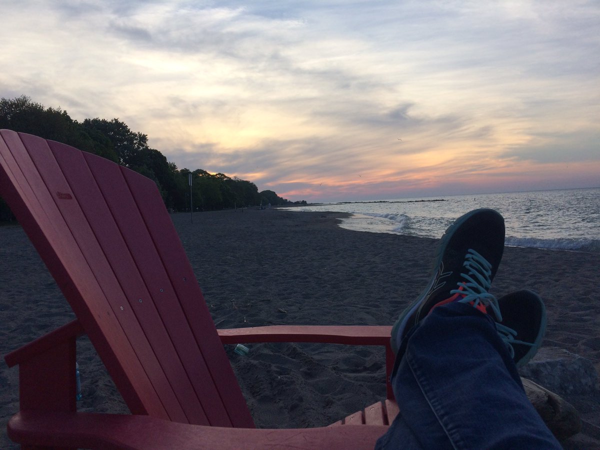 sallysallyb47's tweet photo. @mygratefullife Thxs & right back at ya. A #Happy Sunday @beachestoronto it is indeed.
#sunrise #nature #WaterIsLife #LifeIsShortNotTo #Enjoy https://t.co/9IvJFQrfmj