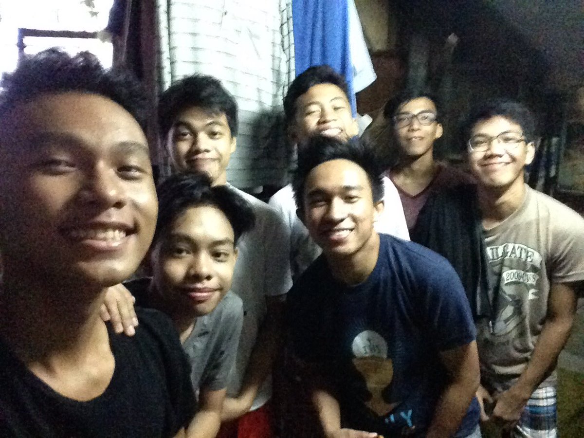 djameloco's tweet image. Thank you lord for this group of people 😇 #ILoveMyHouseHold #ShareALoad #YouthForChrist #Brothers