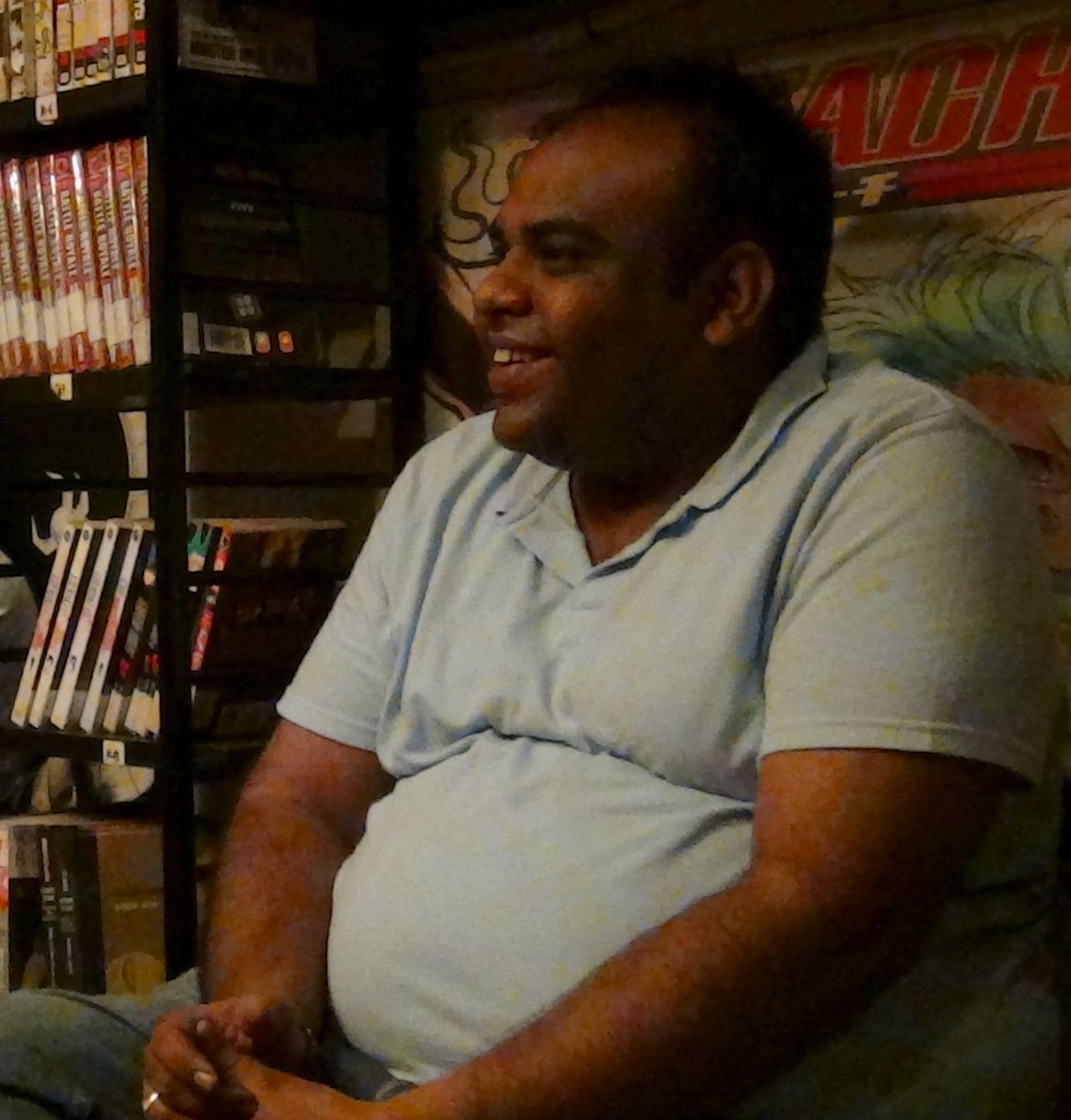 be_hiver's tweet photo. Anand Agarwal brightens the atmosphere with Poetry, Ghazals and Shayaris. @leapingwindows
#behiver #BetweenTheLines #IndianAuthors https://t.co/aOThfwHbrI