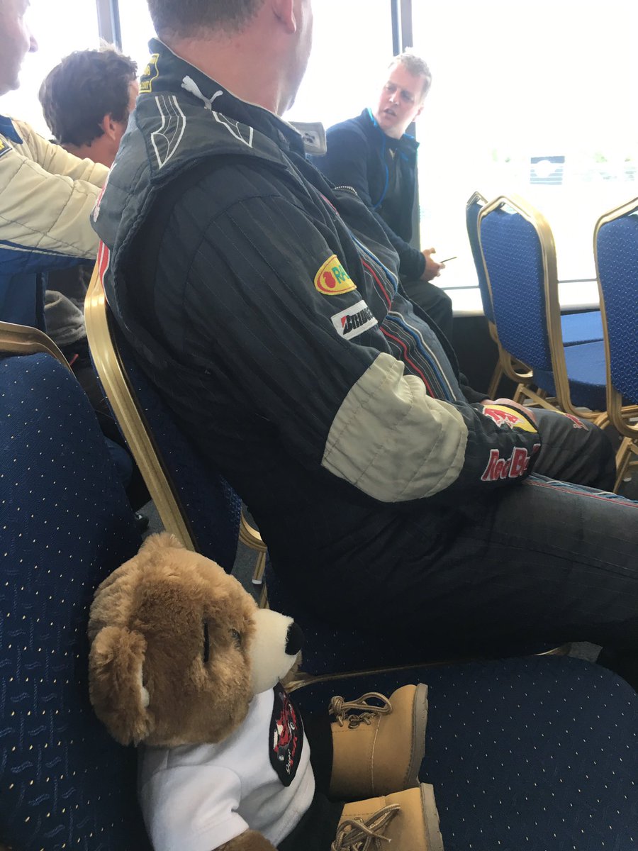 ask_racing's tweet photo. All set for drivers briefing ahead of Race 1 at 12.25 🏁 #Irishsupercars #pirelli @ASKSupercar https://t.co/aRe225Gjzm