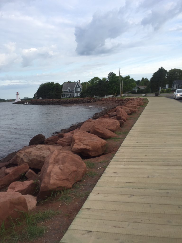 Path_Matt's tweet photo. Great way to start the day at #CAPACP2017 with a run along the coast @egoebs @jocumiskey @MichaelPathMag  #WUPATH https://t.co/V65iUcDZpY