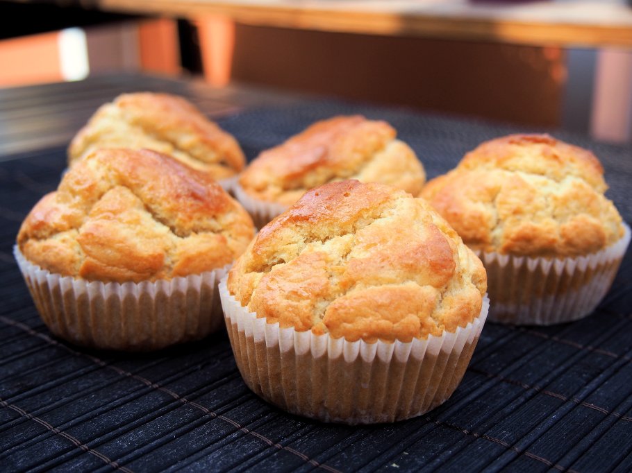 MukanaMaku's tweet photo. Nopeat ja helpot vehnä-kaura muffinsit #mukanamaku #leivonta #ruokablogi #muffinisit #muffinit #ruoka https://t.co/gR5u9RA9Mb https://t.co/nhW8UjkhHP