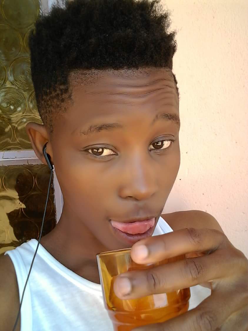 GakepinaT's tweet photo. 🍷glass of #Oros😁😄😋 https://t.co/wrcQVFrGWS