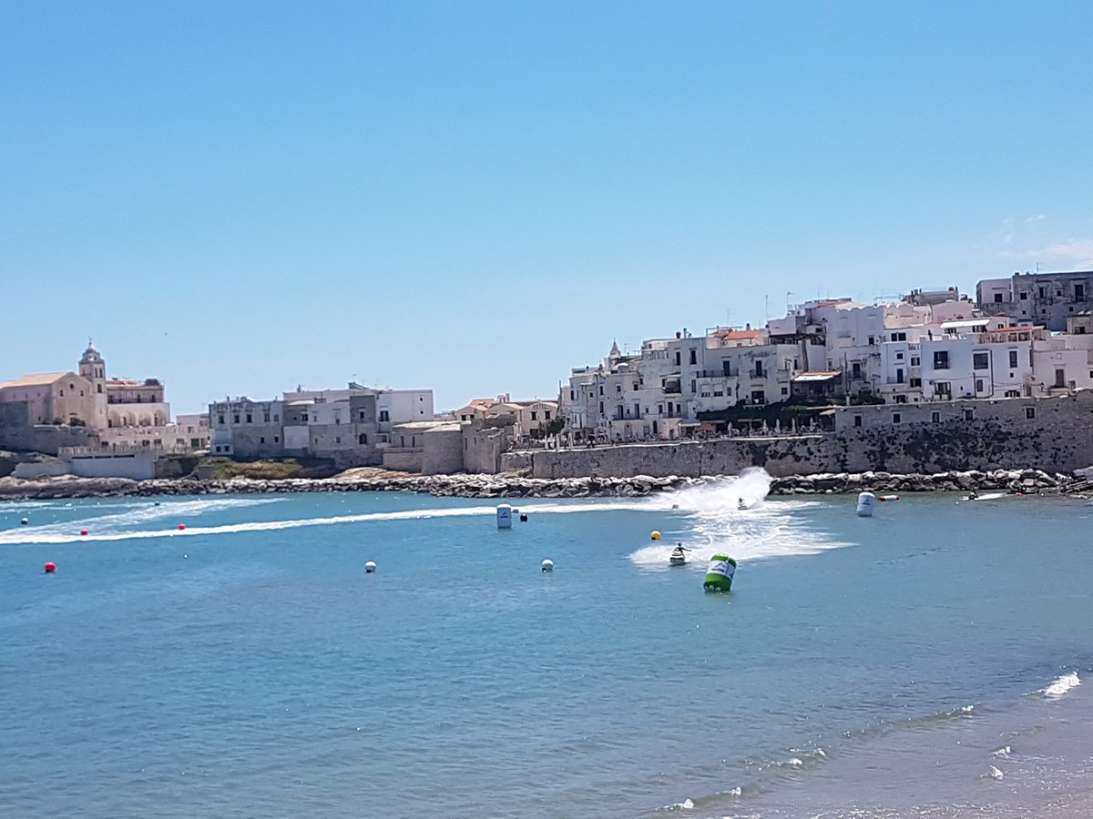 nobiletti's tweet photo. In tempo reale #vieste #garganoismore 💞💞💞 Mondiale #acquabike @garganolab2_0 @smafoggia @Gazzetta_it @IlMattinoFoggia @SkySport @GNobiletti https://t.co/6ETHXAOTYF