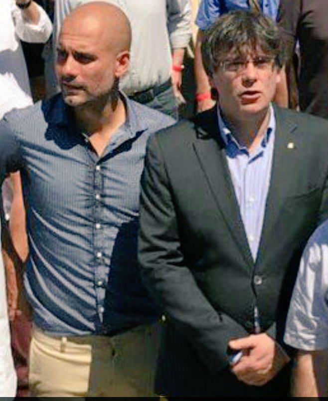 portet_bruguera's tweet photo. El MHP @KRLS amb en Pep Guardiola, entitats, partits, gent vinguda d'arreu...
#ReferèndumÉsDemocràcia #HolaUrnes
#independència https://t.co/SoiEUDbmaS