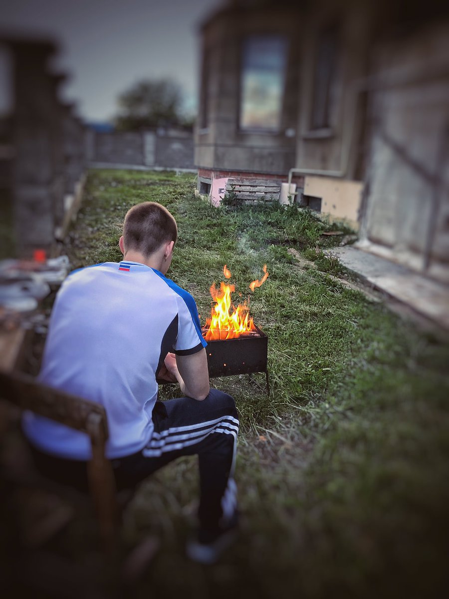 RiStarZzz's tweet photo. Когда смотришь в своё прошлое 🤔🔥 https://t.co/yVGksddBz4