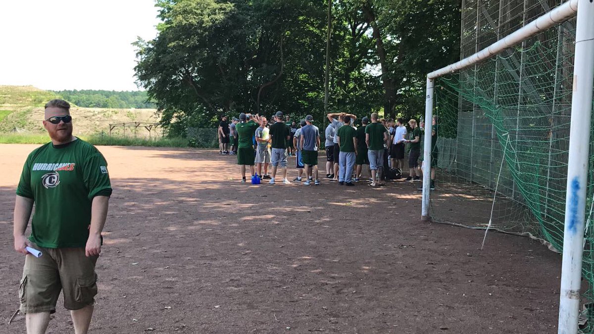 KielCanesII's tweet photo. #2017isfällich #braceforimpact #behindthescenes 
Ein Blick hinter die Kulissen vor'm Spiel gegen @hamburgheat in der #Oberliga Nord #KBHII https://t.co/TAWUTUVUPE