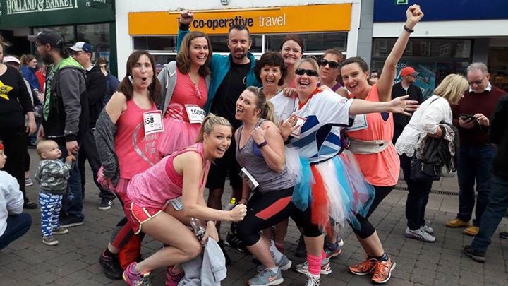 ClareHazeldine's tweet photo. We did it. #10K #racefor life Thanks to all who sponsored us! x https://t.co/wsV158WfXK