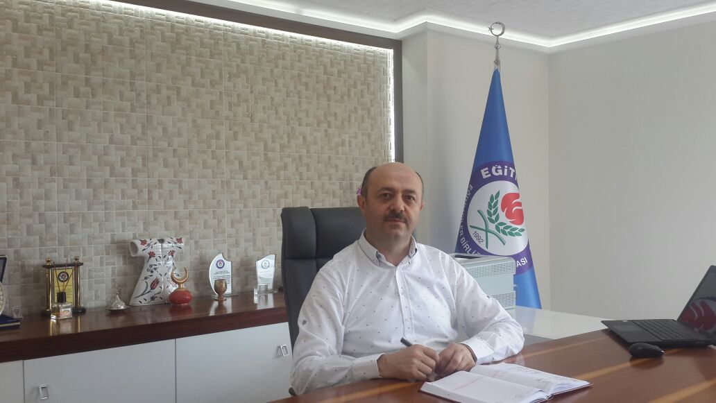 Sekiz yılda bir rotasyona uğrayacak, dört yılda bir sınava girecek, öğrencisi ve velisi ona puan verecek...DEVAMI
istanbul4.egitimbirsen.org.tr/makaleler/245/…