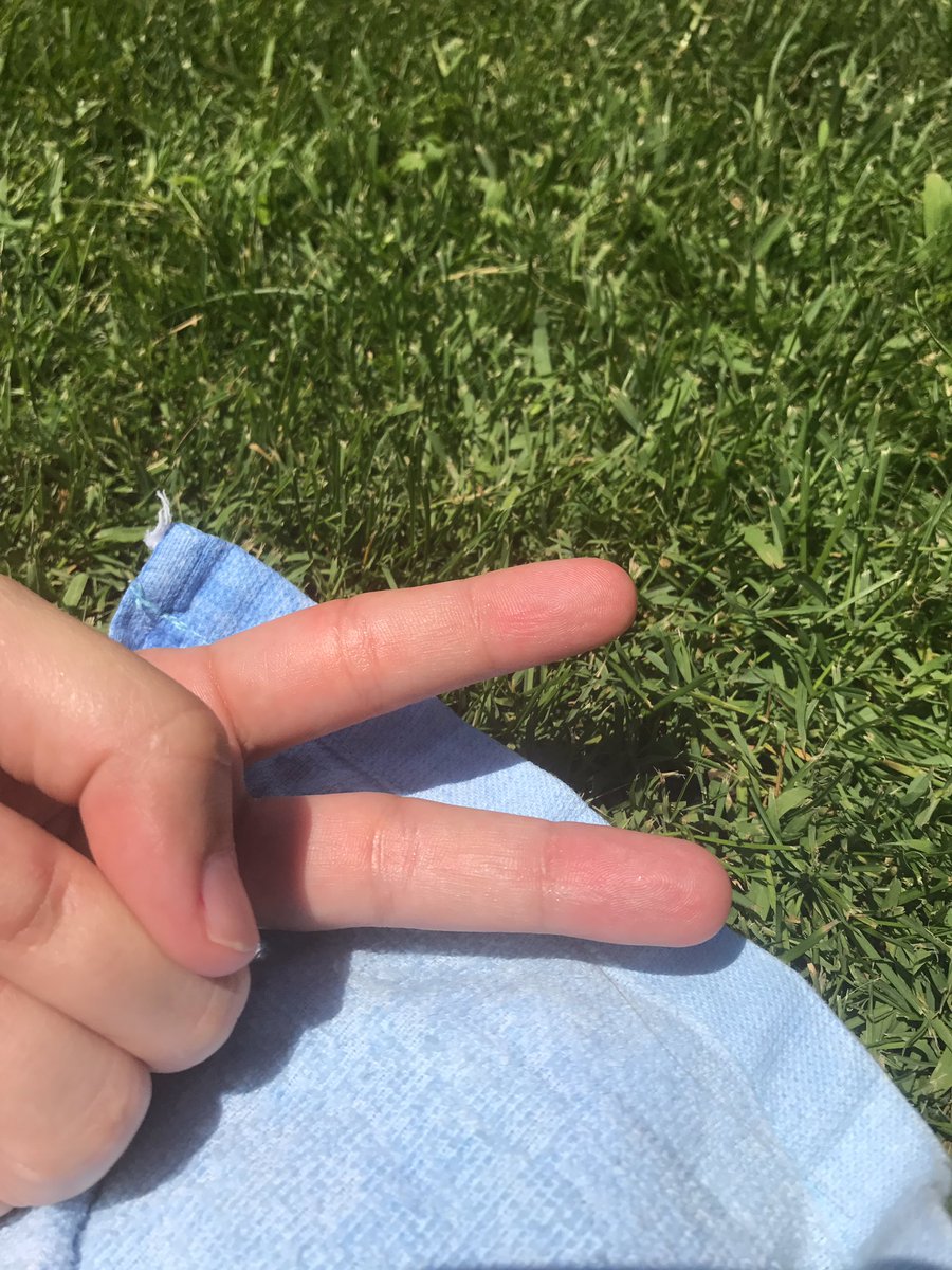 anouc_cs's tweet photo. El descanso de la guerrera 😂 #piscining #day2 💪🏻 https://t.co/45iT3fwygr