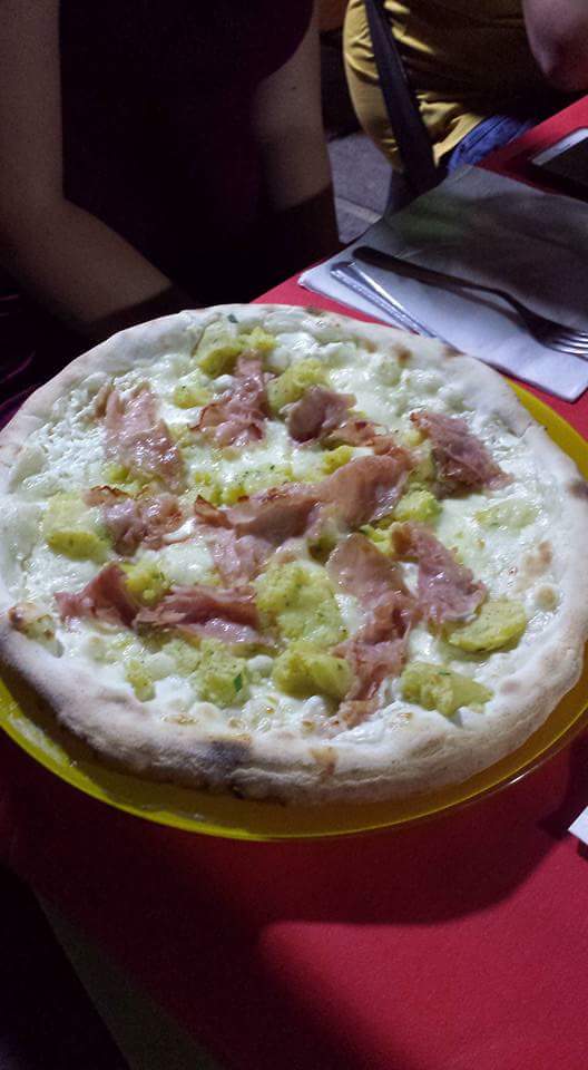 LangellaMergell's tweet photo. #fiocco #senzaglutine #glutenfree #conilcuore #pizza #napoli #amore #fantasia #langellaamergellina https://t.co/pcuMkYFxUr