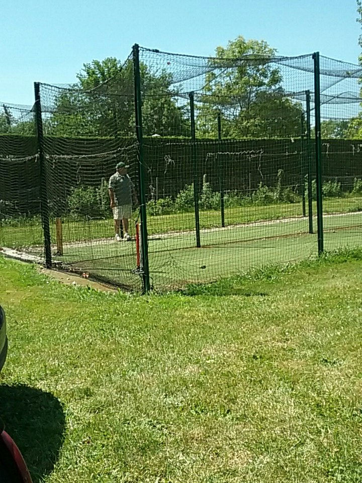 MansleC's tweet photo. Mansle cricket ground basked in 30° heat and we are bowling https://t.co/t6SglXZYdU