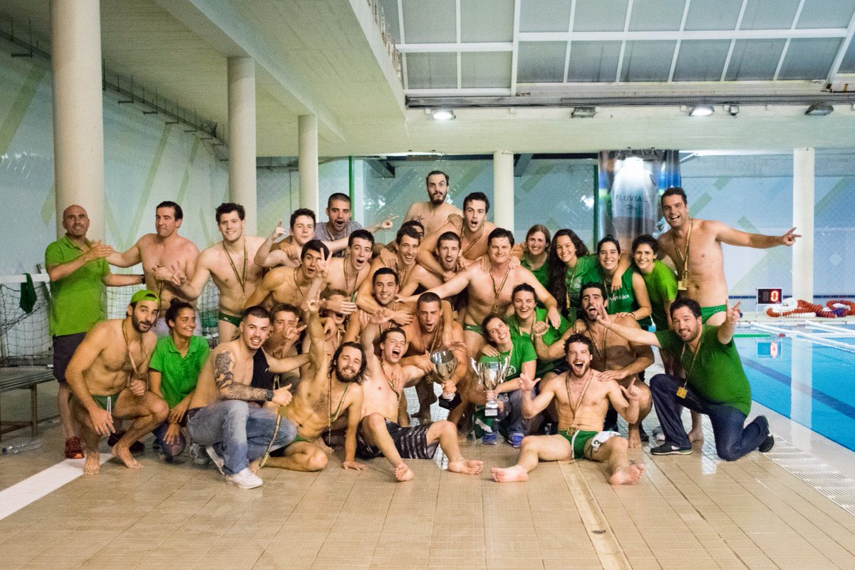 POLO AQUÁTICO
Fluvial Portuense bicampeão nacional masculino.
fpnatacao.pt #fpnatacao #poloaquatico