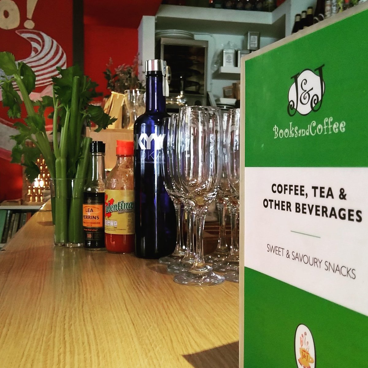 J&J Books and Coffee (JnJBooksnCoffee) Twitter