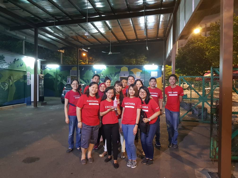 KecharaSoupK's tweet photo. #Wonderful #kind #Malaysians coming together to #volunteer in #charity with #kechara @tsemtulku
#good
#unite
#DoGood
#soupkitchen
#homeless https://t.co/9XULD5ExI1