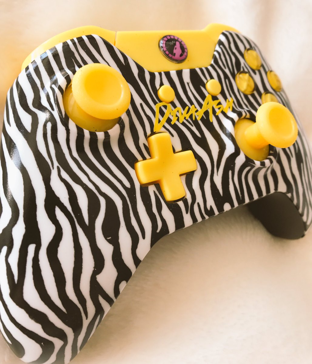 😍😍😍 My new summer design custom controller - I'm in love <a href="/JmodsCustomCons/">JmodsCustomConsoles</a>