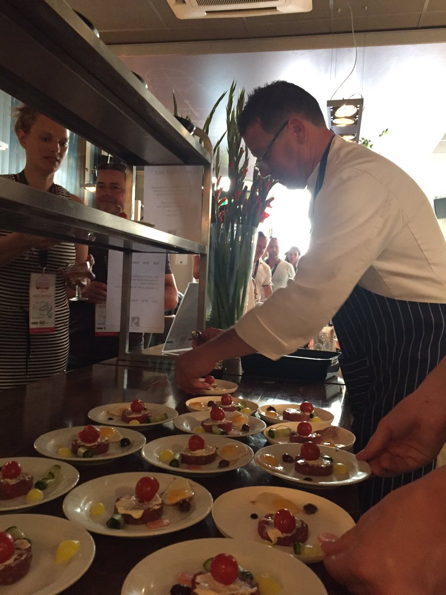 De #Amusetour #Hoorn is in volle gang. Super weer, blijde gezichten en heerlijke amuses. #trots op #hoorn #hoornmoetjeproeven