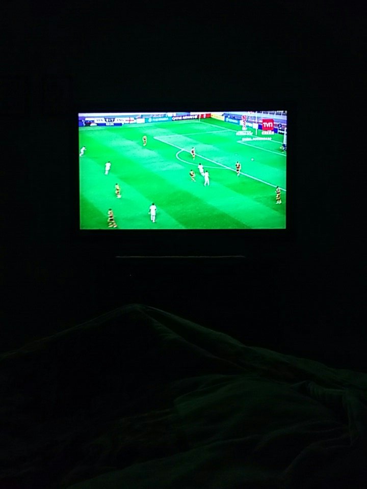 Loc0Tito's tweet image. Genial Venezuela..#SinMiedo después del carrete y antes de dormir @tvn_deportes  ojalá despierte bien mañana 😬🐷