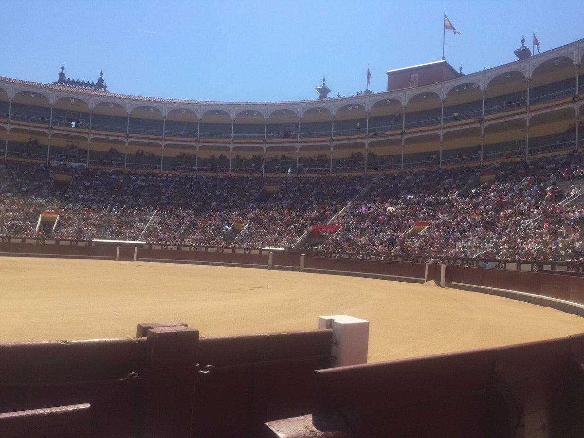 ftorodelidia's tweet photo. Hace unos minutos lleno en @LasVentas y la explanada exterior vacía
Nuevo fracaso del lobby anti. Consulta informe 👇
https://t.co/It6CHGg9dO https://t.co/AZ8BRbXX0V