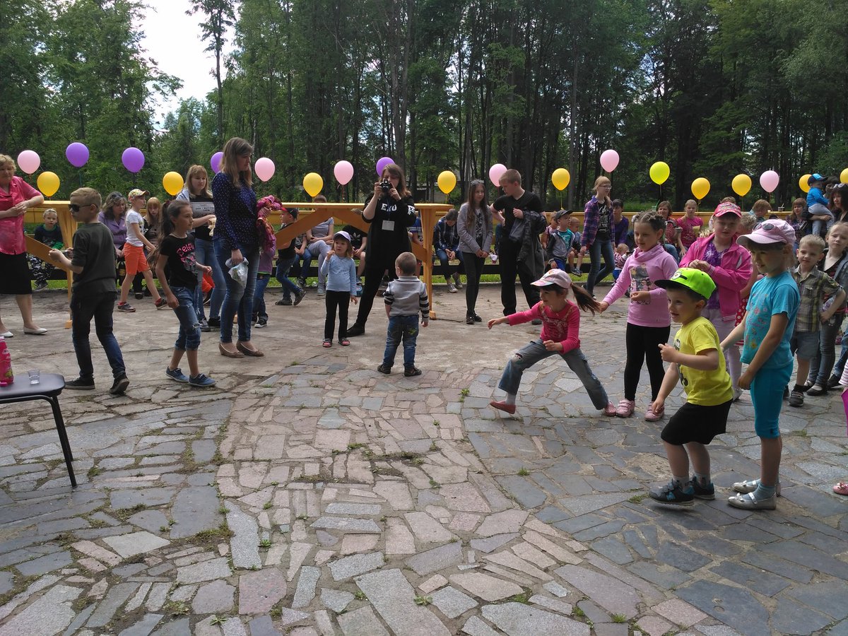 KrivonosMA's tweet photo. В #Кардымово началось долгожданное мероприятие этого года #COSMOSparty при поддержке ком��ании #Teamline #Москва @er_smolensk @Kardymovo_67 https://t.co/quvAH0PxXv