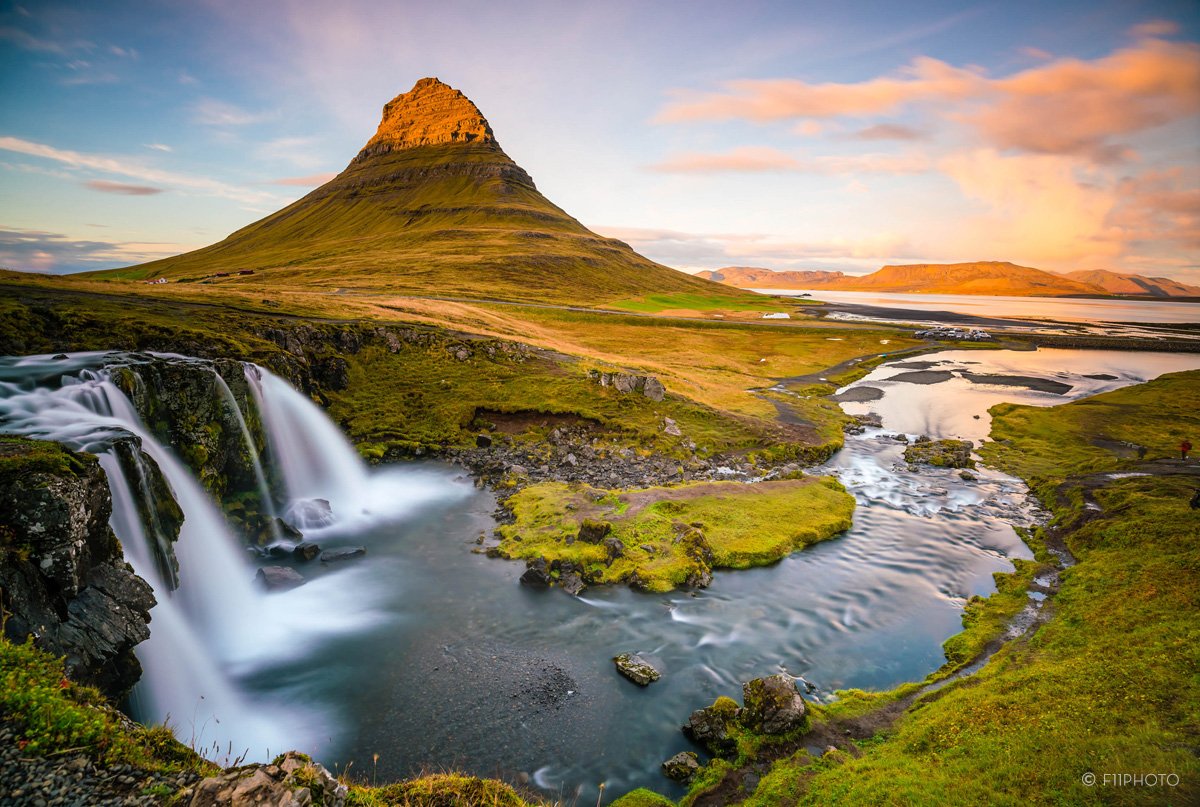 insightelayne's tweet photo. #Whereintheworld are there more than 125 volcanic mountains in 1 country, with a handful still very active? https://t.co/oQLlTX0mm2 https://t.co/sp7xL6FDbJ