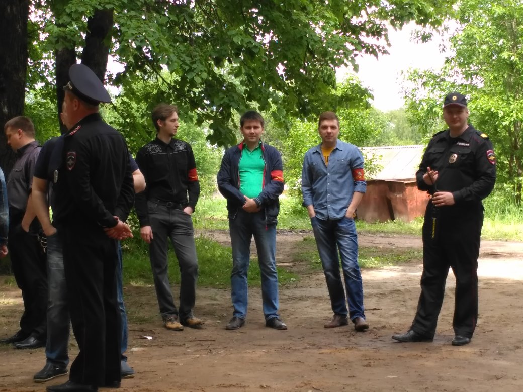 KrivonosMA's tweet photo. Информационная поддержка мероприятия #COSMOSparty - РЕН-ТВ Смоленск. За порядком следят сотрудники полиции и дружинники. #Кардымово https://t.co/ZSPCy3JkOF