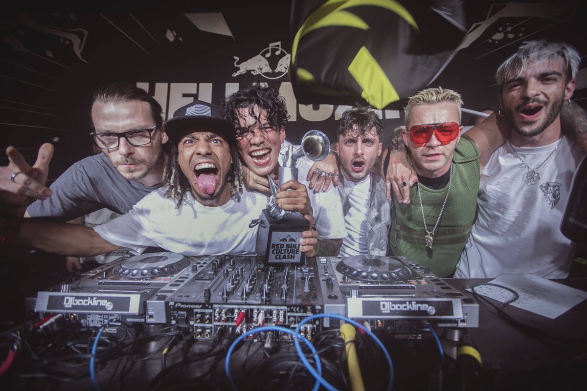 🔥 YOU HAD TO BE THERE #RedBullCultureClash 🔥

Guardati il trionfo di HellMuzik e tutte le altre figate della serata: win.gs/RedBullCulture…