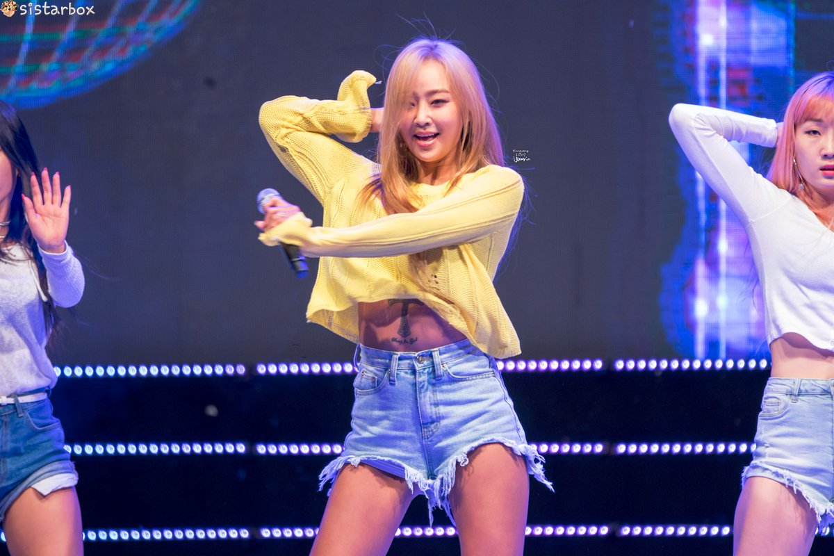 sistarbox's tweet photo. 170527 Healing Fantasia Concert- #Hyolyn #효린 https://t.co/XG8E6kwuRX https://t.co/1JOvrgHUty