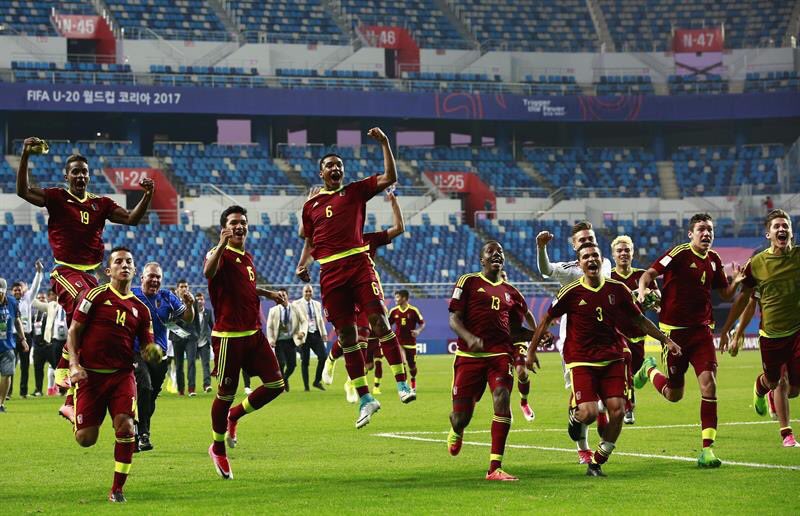Gracias Vinotinto sub20 por regalarnos una esperanza para nuestro #futve , sientanse campeones para nostros lo son!!🇻🇪⚽️