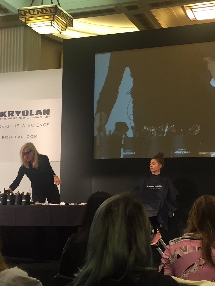 JTMakeupStudio's tweet photo. Loved this presentation @KryolanUK Masterclass by the brilliant @karindarnell #kryolanmasterclass2017 #makeupartistsworldwide #karindarnell https://t.co/guuTyCUMiP
