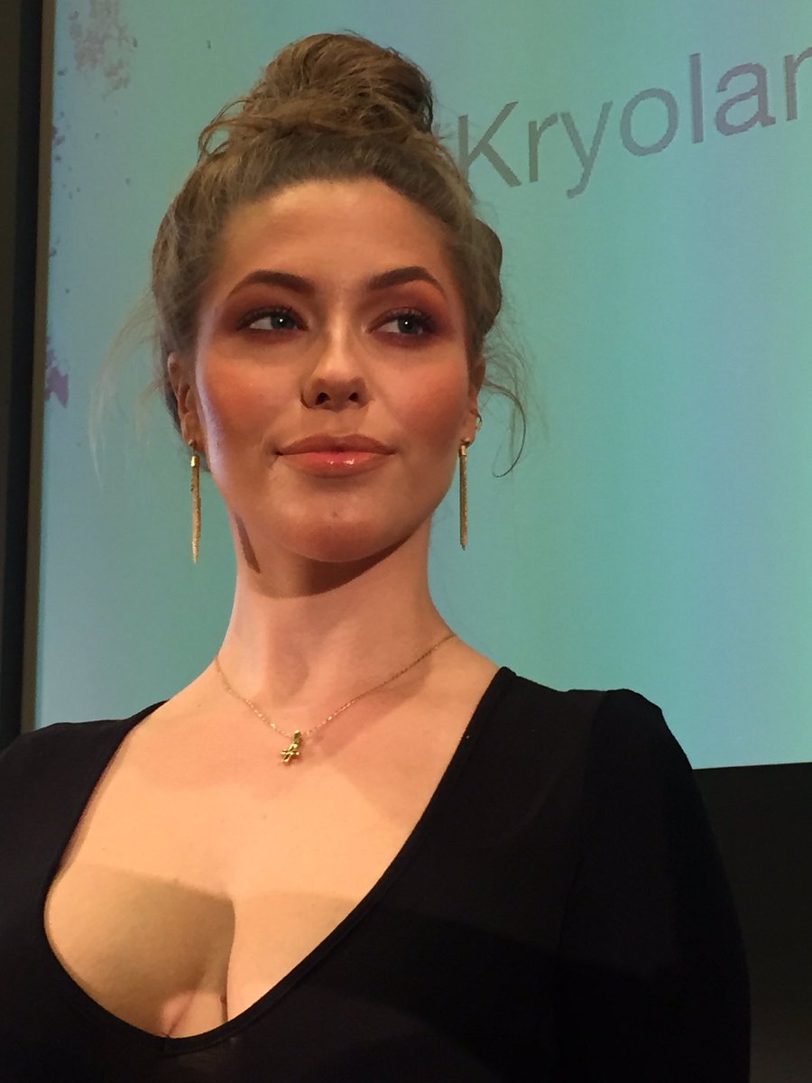 JTMakeupStudio's tweet photo. Loved this presentation @KryolanUK Masterclass by the brilliant @karindarnell #kryolanmasterclass2017 #makeupartistsworldwide #karindarnell https://t.co/guuTyCUMiP