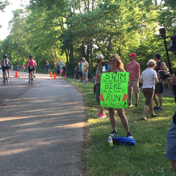ExperienceTri's tweet photo. The #cheercrew love is strong today! #ETBatavia #swimbikerun #runbikerun https://t.co/Fk4kTc9V0J
