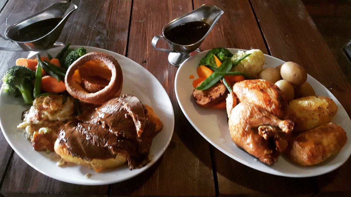 KingsHeadCH1's tweet photo. Anyone else need this right now? ๐ฝ
#Sunday #Sundayroast #poussin #topsideofbeef #happysunday #yeoldekingsheadchester https://t.co/u6k1pnytdp