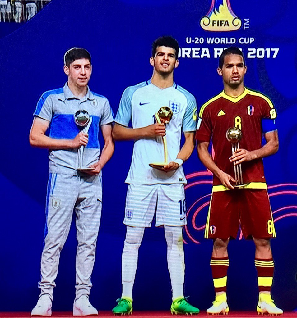 OficialCAP's tweet image. ¡Felicitaciones @fedeevalverde! Balón de Plata en el Mundial Sub 20