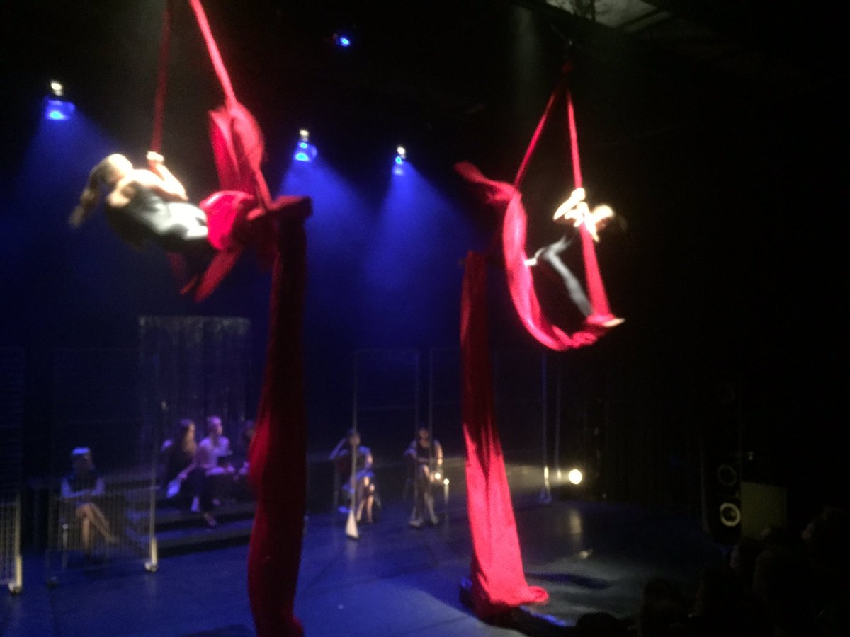 CKC_Joep's tweet photo. #Musicaltopklas + dansers van #Dansis + @CircusNeverMind stralen in #Tralie-Verhalen! Echt Super. @CKCZoetermeer https://t.co/ip53ZNXznQ