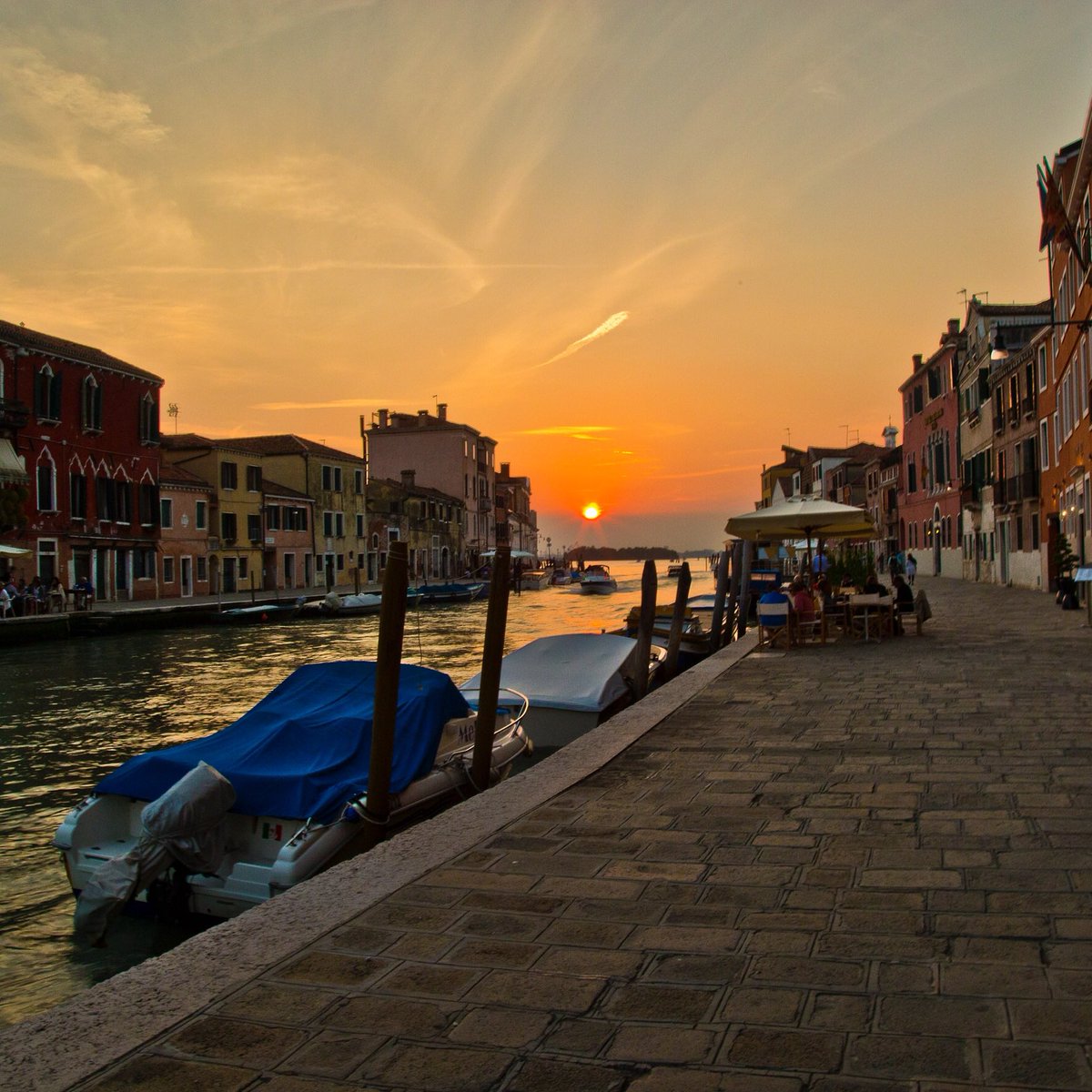 IamCaliber's tweet photo. Have you ever seen a sunset in Venice 😎 #MoreLife #Maddas https://t.co/Tpl4R4q6s7