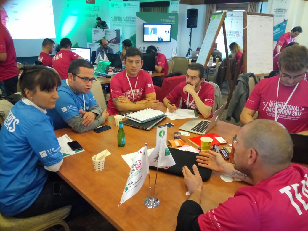 ComPayodeme's tweet photo. @TEB #internationalhackathon'da ComPay'den @reyhanmertek ve @irfanasln da ekiplere mentorlük desteği verdi.Davetleri için TEB'e teşekkürler https://t.co/ua4uLfEe67