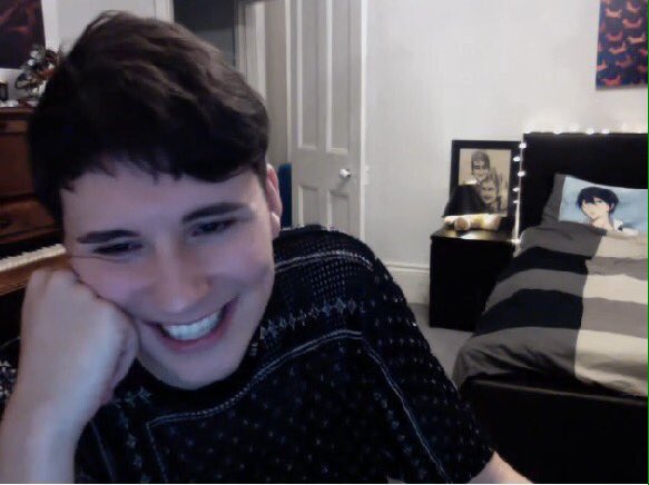 constelIester's tweet image. hope u have a gr8 day thanks for everything you do :-) you've come so far and we're all so proud of u #happybirthdaydan 🎉🎁🎈