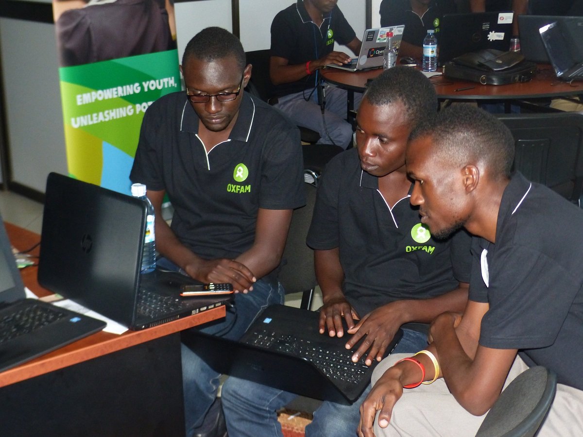 pctechmagazine's tweet image. DAY 3: Innovators at the Kampala Datalab Hackathon happening NOW @hivecolab w/ @OxfaminUganda #Datalabug