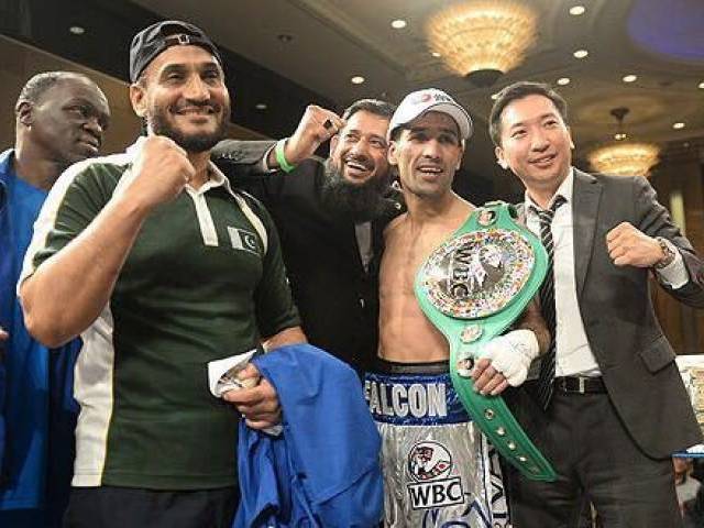 muhammadp1989's tweet photo. Proud Moment
#Pakistan🇵🇰️ !!! Congrats
Muhammad Waseem Becomes WORLD #1 #lightweight Boxer #Boxerfest17 !!! !!! https://t.co/AHYjy5Qpsf