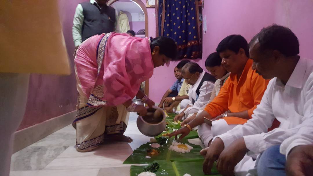 गंजाम जिला, ओडिशा के दिगपहंडी में धोवा साही मोहल्ले के भीखारी सेठी के घर पर सहभोज किया। #SabkaSaathSabkaVikas