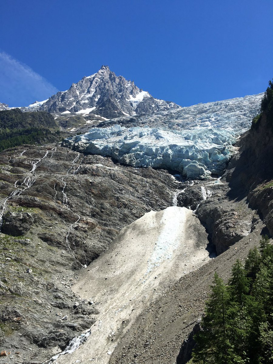 ruthbuckleysnow's tweet photo. So climate change isn't real? @Chamonix_France #lesbossons #chamonix #saveourwinter https://t.co/6pWUMXNciq