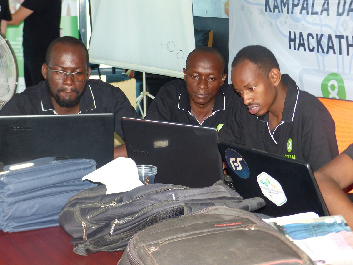 pctechmagazine's tweet image. Last day of the Kampala Datalab Hackathon. Innovators are finalizing w/ their prototypes #Datalabug w/ @hivecolab @OxfaminUganda