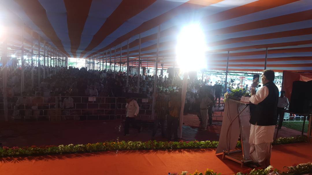 गंजाम जिला, ओडिशा के बड़खेमुंडी हाई स्कूल, दिगपहंडी में आयोजित "सबका साथ, सबका विकास सम्मेलन" को संबोधित करते हुए। #SabkaSaathSabkaVikas