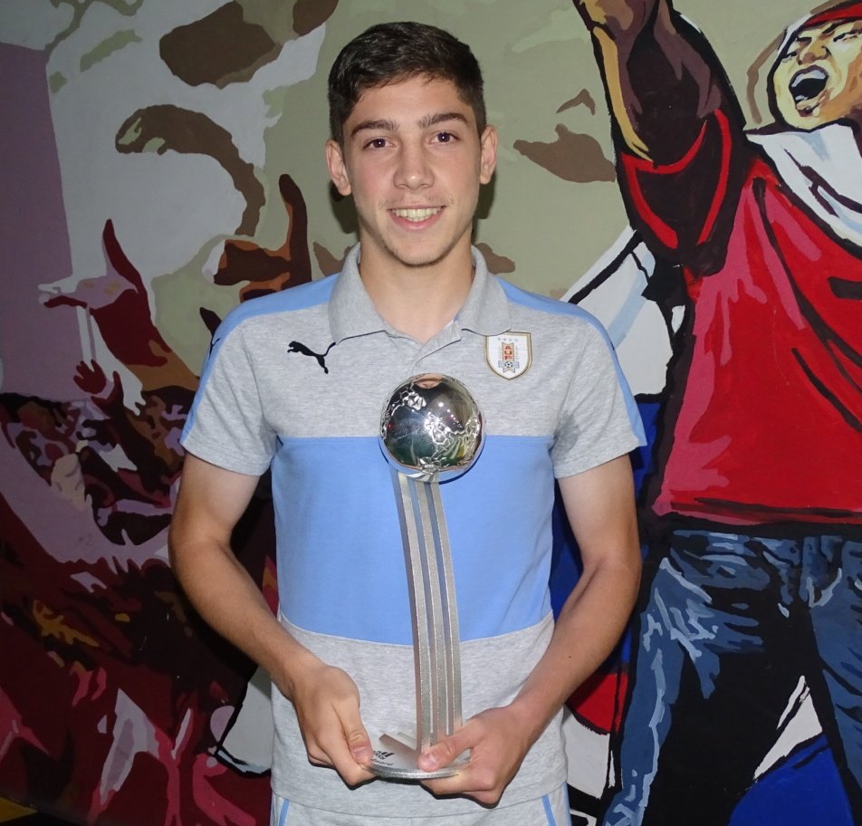 Uruguay's tweet image. #Sub20 | Felicitaciones a @fedeevalverde por haber sido premiado con el Balón de Plata del Mundial de Corea del Sur 2017. #U20WC